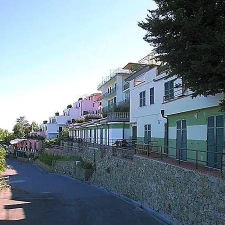 Borgo San Sebastiano Apart-hotel 3*