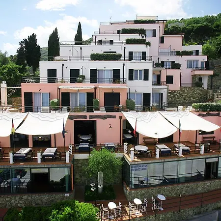 Aparthotel Borgo San Sebastiano Bergeggi